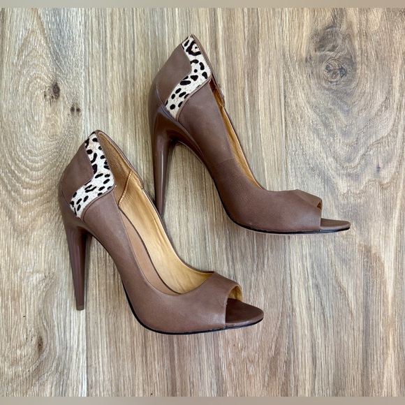 L.A.M.B. Women's Tan and Brown Courts Size 7.5 NWOT - Picture 4 of 6